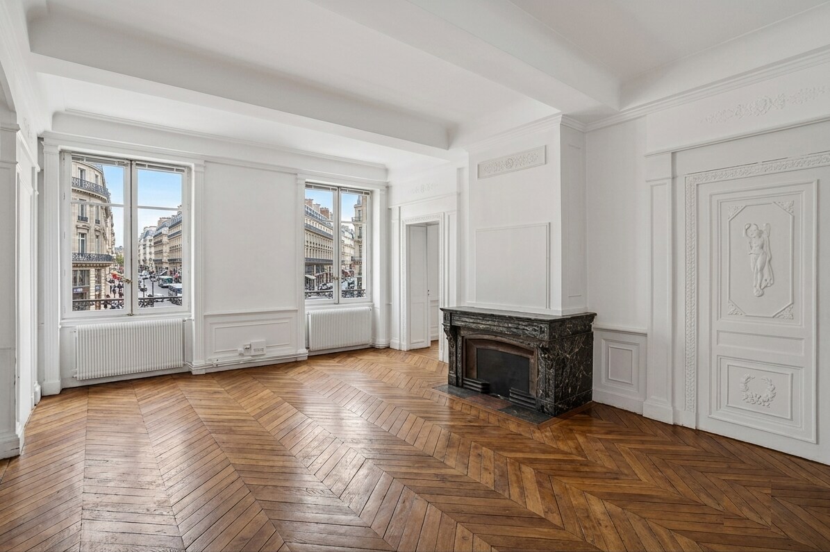 Office in Paris for sale Building Photo- Image 1 of 5