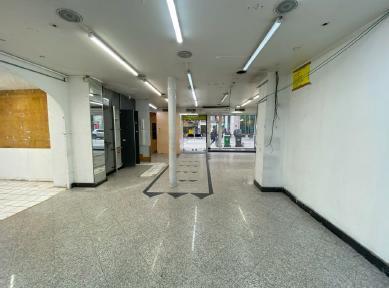Retail in Paris to rent - Interior Photo - Image 2 of 10