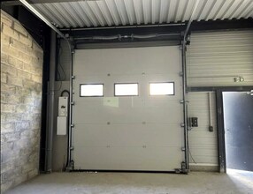 Light Industrial in Épinay-sur-Seine to rent Interior Photo- Image 2 of 3