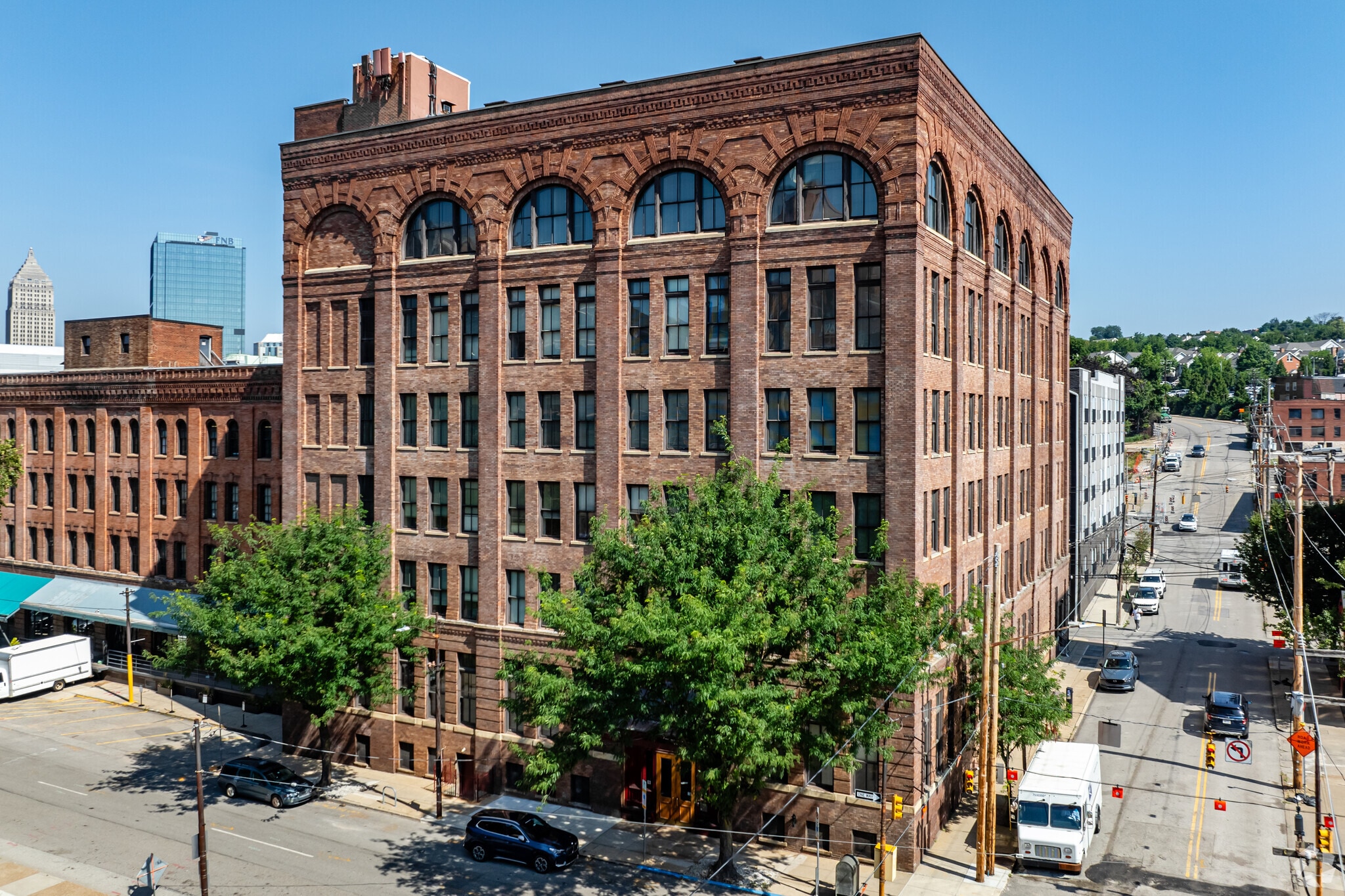 1425 Forbes Ave, Pittsburgh, PA to rent Building Photo- Image 1 of 28