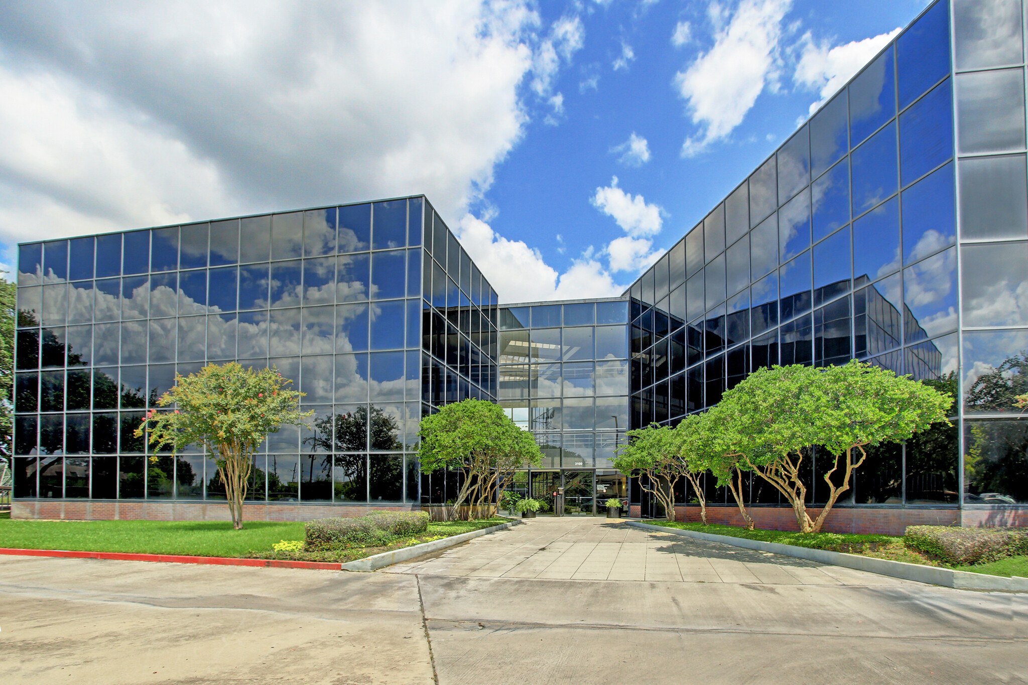 3000 Wilcrest Dr, Houston, TX for rent Building Photo- Image 1 of 12