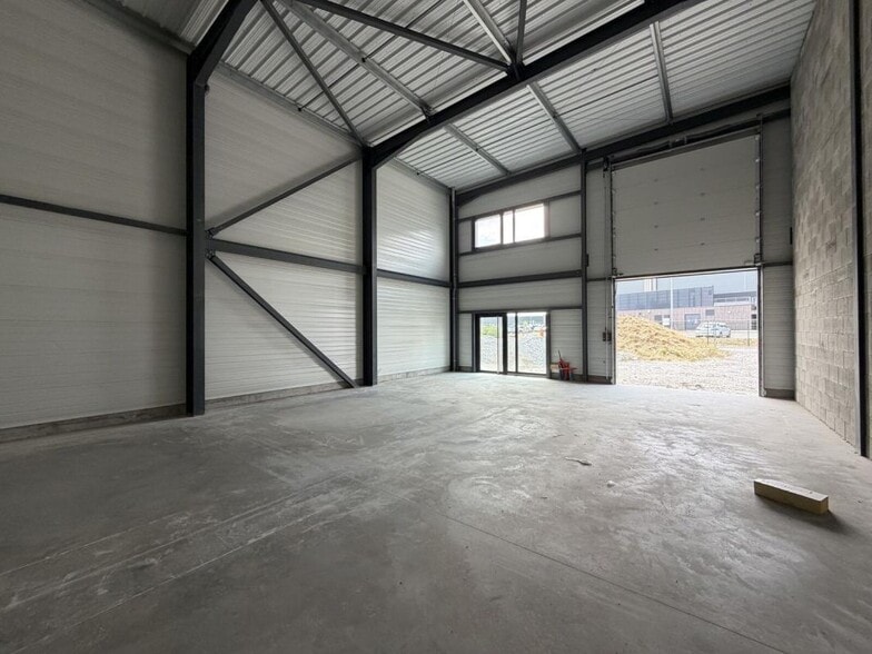 Light Industrial in Beauvallon to rent - Building Photo - Image 2 of 8