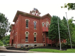 701-709 N Chestnut St, Dresden, OH for rent Building Photo- Image 1 of 1