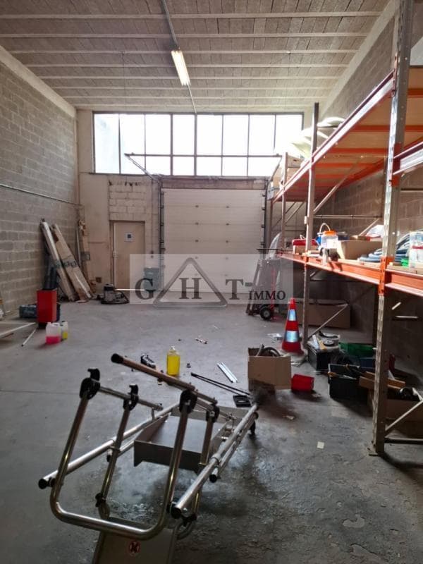 Industrial in Bondoufle to rent Interior Photo- Image 1 of 10