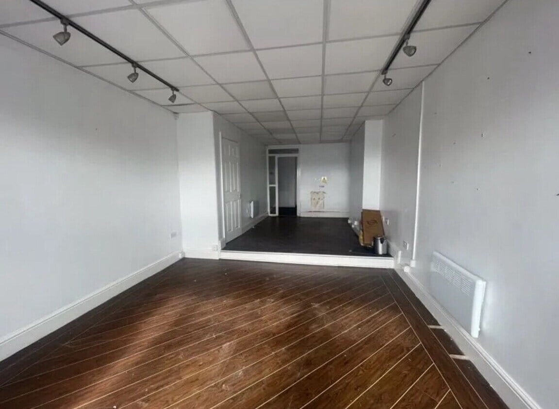 19 Warbreck Moor, Liverpool to rent Interior Photo- Image 1 of 6