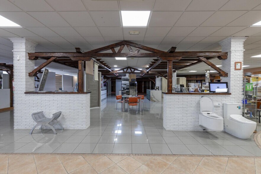 Retail in Santa Fe, Granada for sale - Building Photo - Image 3 of 34