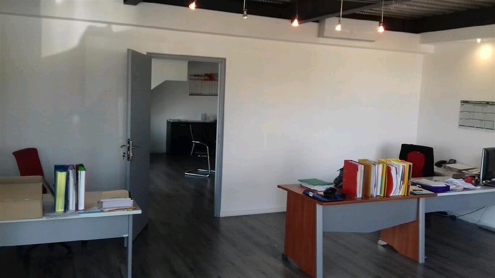 Industrial in Saint-Jory to rent - Interior Photo - Image 3 of 5