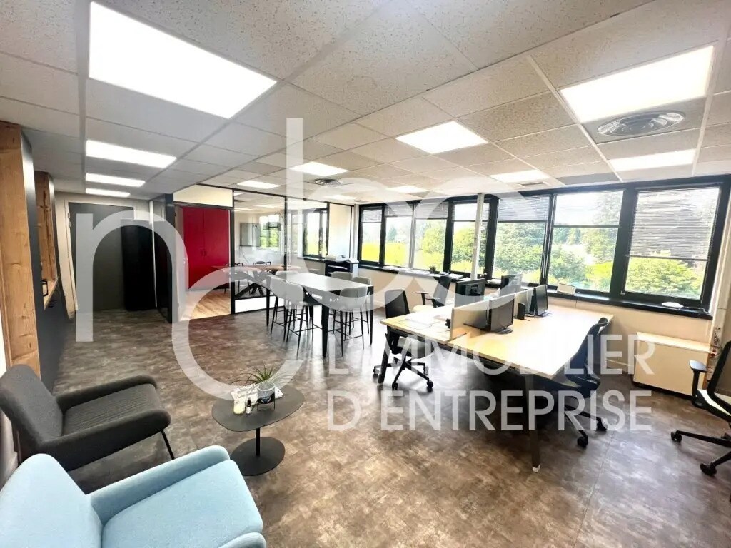 Office in Saint-Didier-au-Mont-d'Or to rent Building Photo- Image 1 of 23