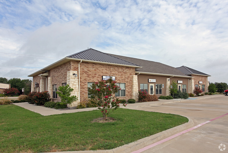 101 Executive Ct, Waxahachie, TX for sale - Primary Photo - Image 1 of 1