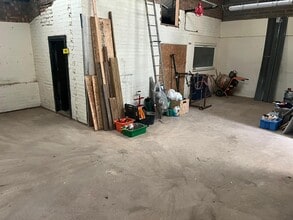 St Marys Ave, Milton Keynes to rent Interior Photo- Image 1 of 2