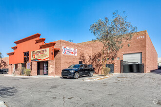 2722 Abels Ln, Las Vegas, NV for rent Primary Photo- Image 1 of 22