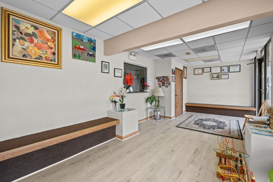 7107 W Belmont Ave, Chicago, IL to rent - Building Photo - Image 3 of 30