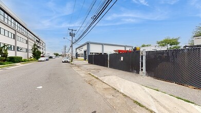 26-32 Bond St, Westbury, NY for sale Building Photo- Image 1 of 34