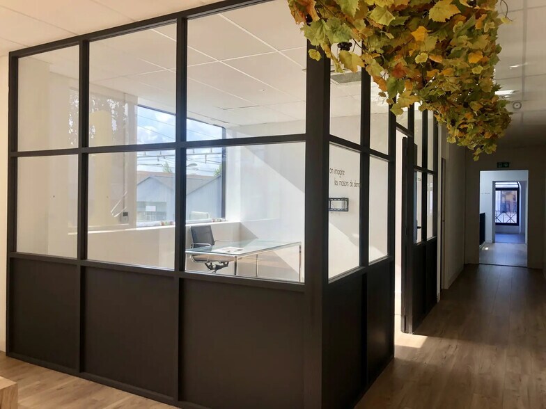 Office in Bordeaux to rent - Building Photo - Image 3 of 23