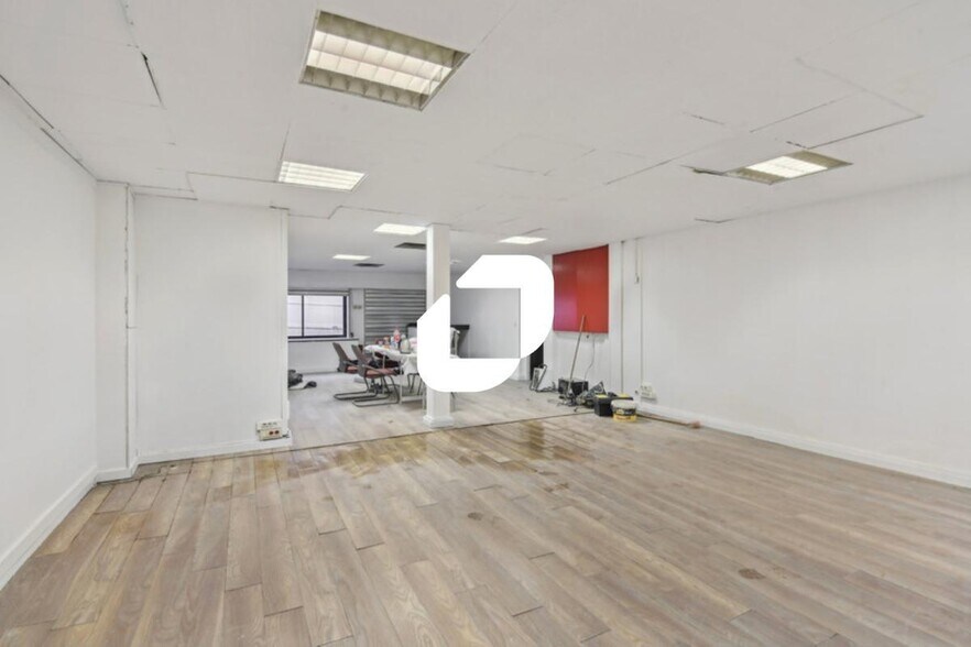 Light Industrial in Cachan to rent - Interior Photo - Image 3 of 12