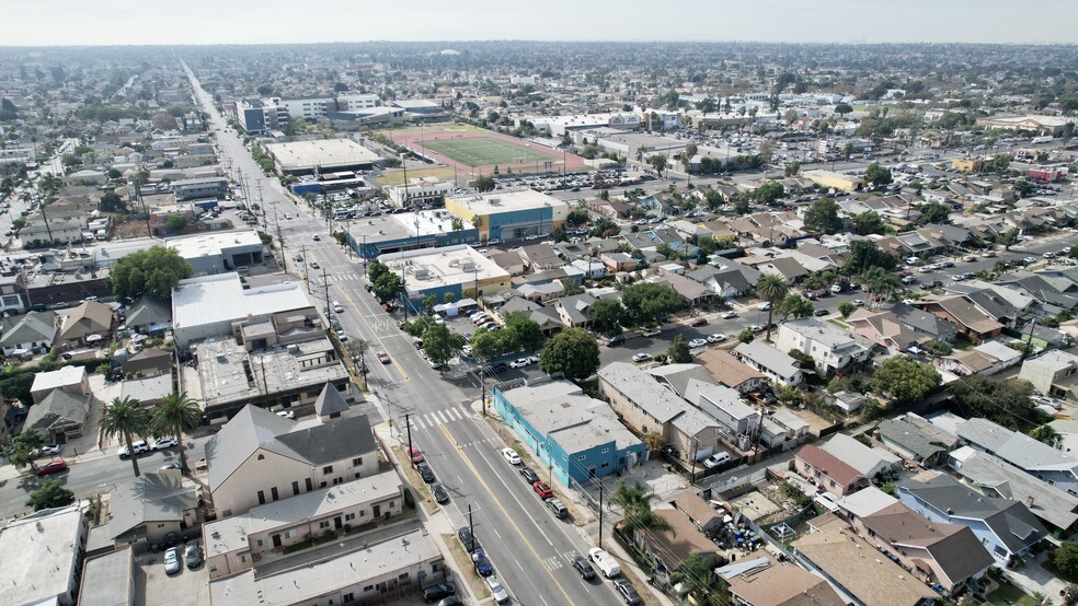 805 W 57th St, Los Angeles, CA for rent - Building Photo - Image 3 of 9