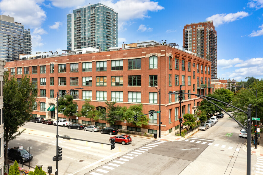 1727 S Indiana Ave, Chicago, IL for rent - Primary Photo - Image 1 of 15