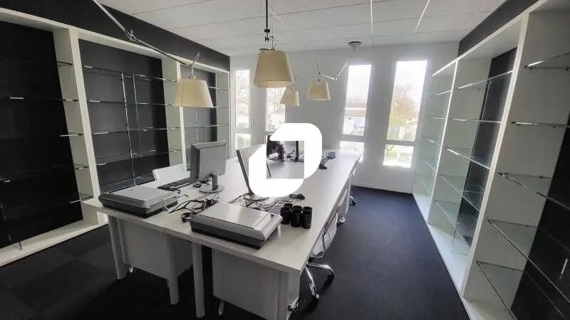 Office in Mérignac to rent - Interior Photo - Image 3 of 7