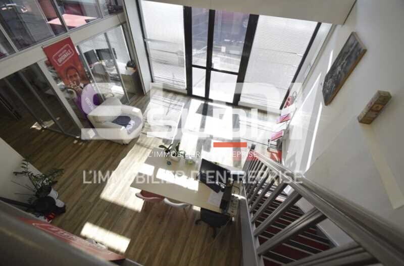 Retail in Lyon to rent Interior Photo- Image 1 of 6