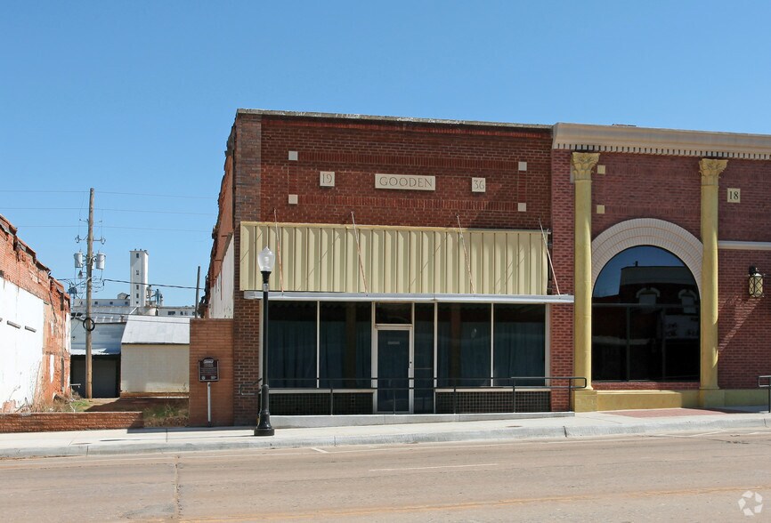 311 N Main St, Kingfisher, OK for sale - Building Photo - Image 2 of 6