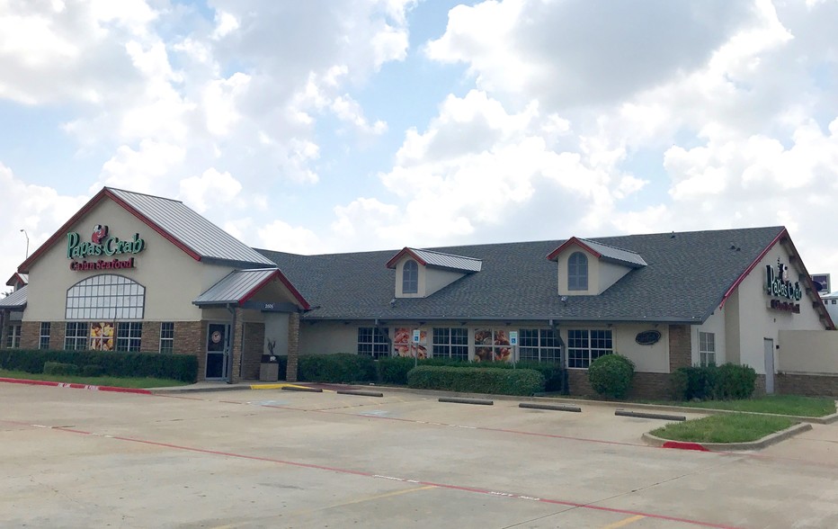 2605 E Grapevine Mills Cir, Grapevine, TX for rent - Building Photo - Image 1 of 3