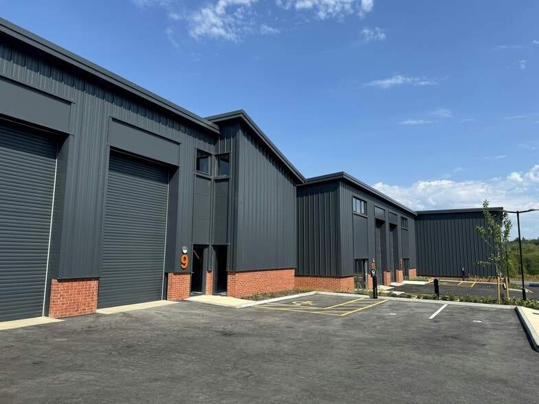 Knowle Ln, Eastleigh to rent - Building Photo - Image 2 of 2