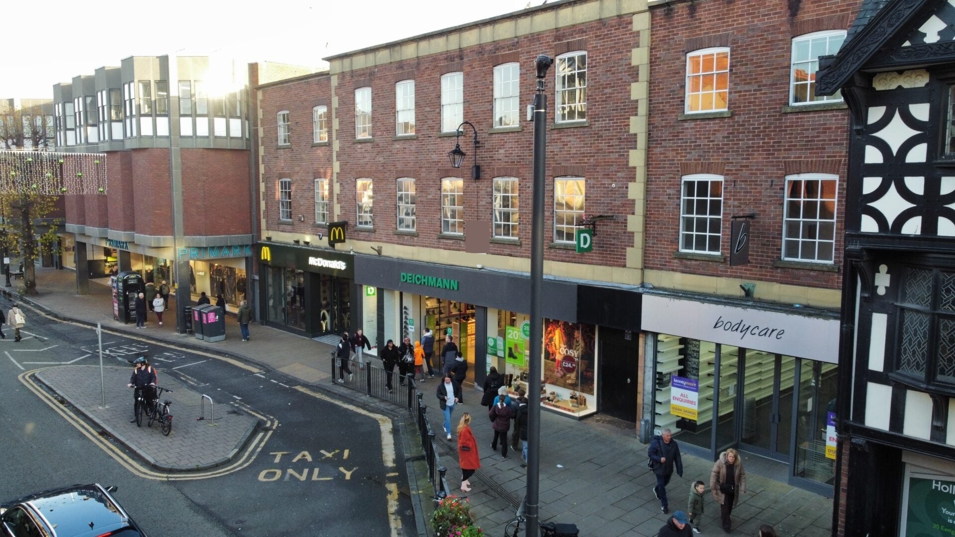 46 Foregate St, Chester to rent Building Photo- Image 1 of 3