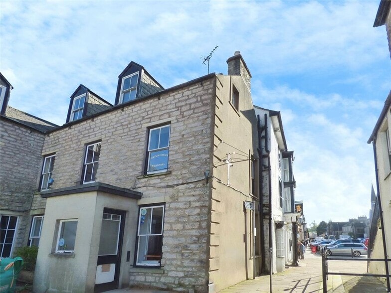 22 Market Sq, Kirkby Stephen to rent - Building Photo - Image 2 of 22