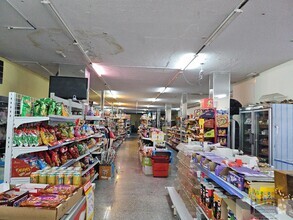 Retail in Colmenar Viejo, MAD for rent Interior Photo- Image 2 of 7