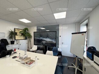 More details for 1 Place Charles De Gaulle, Montigny-le-Bretonneux - Office to Rent