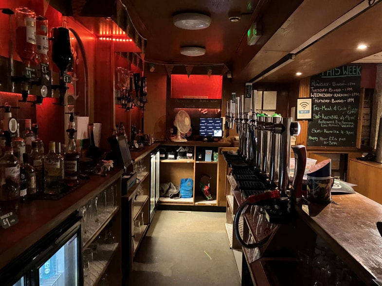 3 Cliff St, Bridlington for sale - Interior Photo - Image 3 of 40