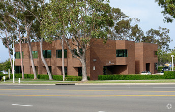 280 Newport Center Dr, Newport Beach, CA for rent Building Photo- Image 1 of 3