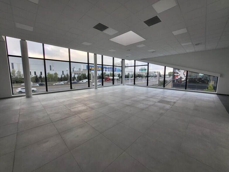 Light Industrial in Vénissieux to rent - Interior Photo - Image 3 of 7