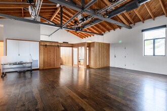 1041 Abbot Kinney Blvd, Venice, CA to rent Interior Photo- Image 1 of 6