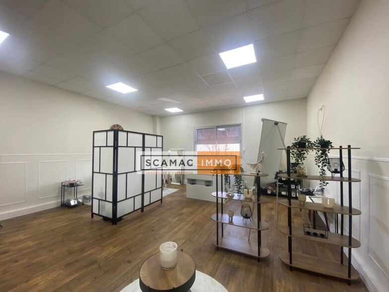 Office in Montigny-le-Bretonneux to rent - Building Photo - Image 3 of 15