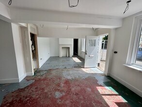 Reading Rd, Reading to rent Interior Photo- Image 2 of 2