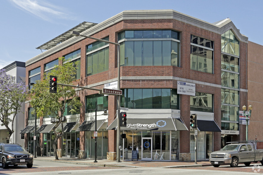 116-120 E Broadway, Glendale, CA for rent - Building Photo - Image 2 of 10