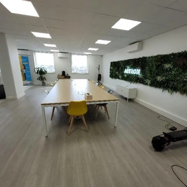 Vente Bureaux 275 m² - Photo 1