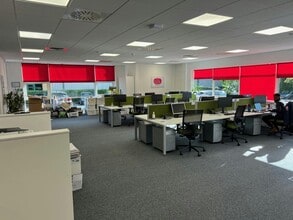 1 Curo Park, St Albans to rent Interior Photo- Image 2 of 8