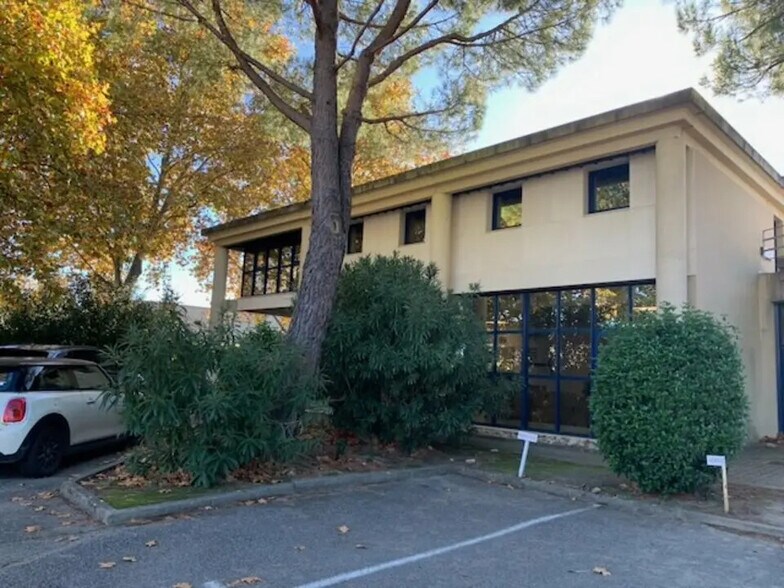 Office in Avignon to rent - Building Photo - Image 2 of 12