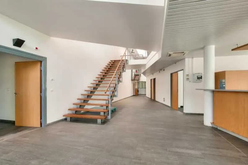 Light Industrial in Tremblay-en-France to rent Interior Photo- Image 1 of 15