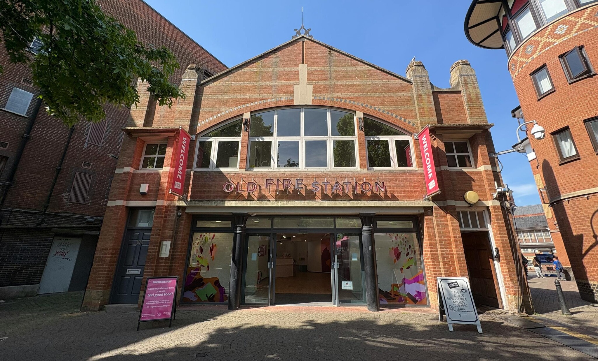 104 Gloucester Green, Oxford to rent Building Photo- Image 1 of 4