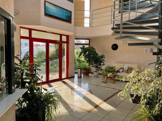 Vente Bureaux 650 m² - Photo 1