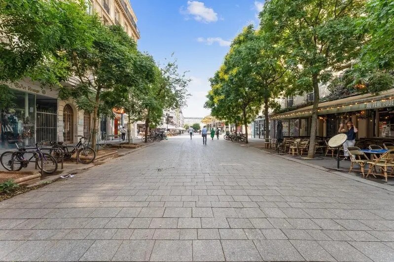 Build-to-Rent in Paris for sale - Building Photo - Image 2 of 10