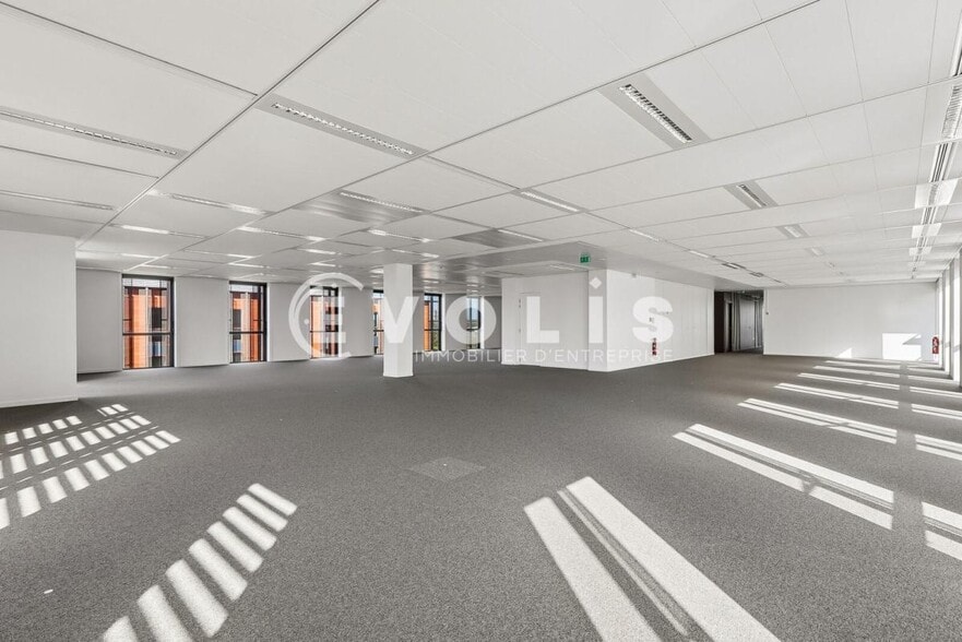Office in Chevilly-Larue to rent - Interior Photo - Image 1 of 25