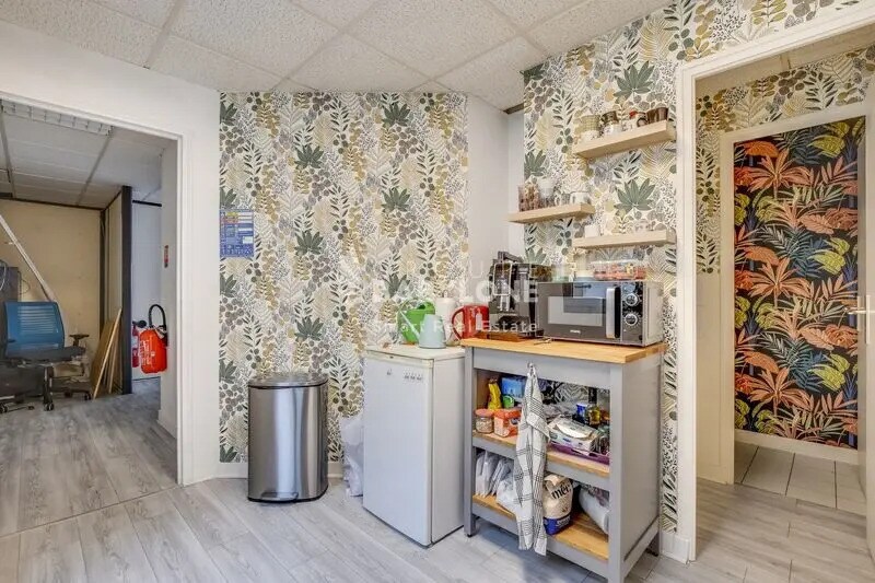 Location Bureaux 61 m² - Photo 1