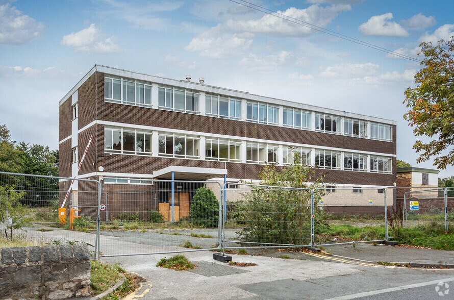 64 Brighton Rd, Rhyl for sale - Primary Photo - Image 1 of 1