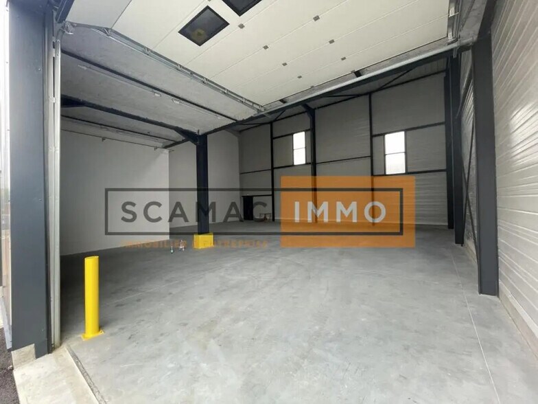 Light Industrial in to rent - Interior Photo - Image 2 of 5