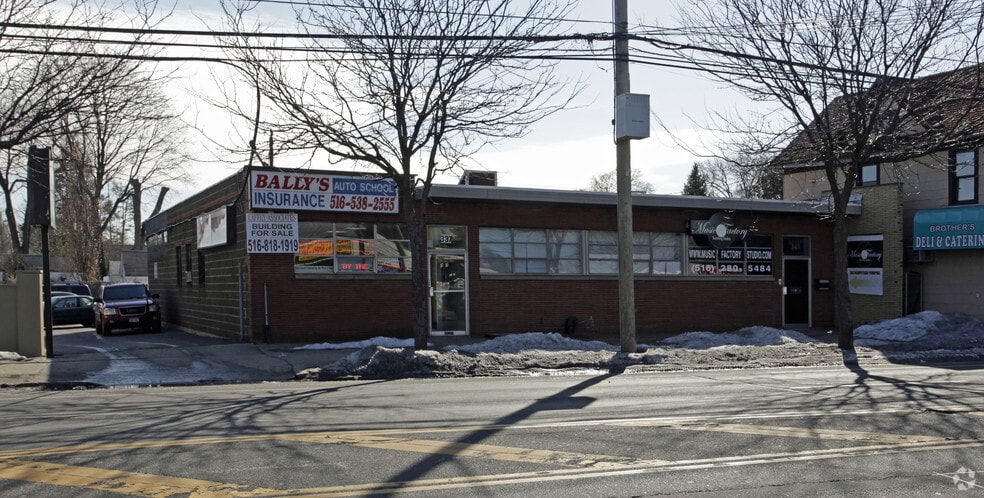 337-345 Hempstead Tpke, West Hempstead, NY for sale - Primary Photo - Image 1 of 4