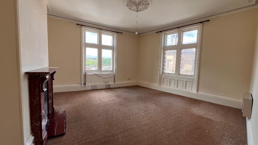 1 Market Pl, Barnard Castle to rent Interior Photo- Image 1 of 4